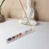 Incensário de Pedra Natural Selenita Barra com Kit 7 Chakras Natural Rolado.