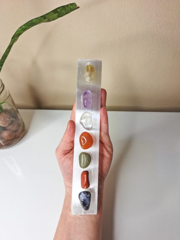 Incensário de Pedra Natural Selenita Barra com Kit 7 Chakras Natural Rolado.