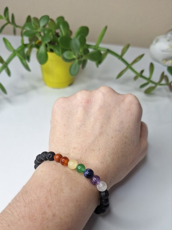 Pulseira 7 Chakras - Pedra Vulcânica 6mm- Harmoniza e Fortalece