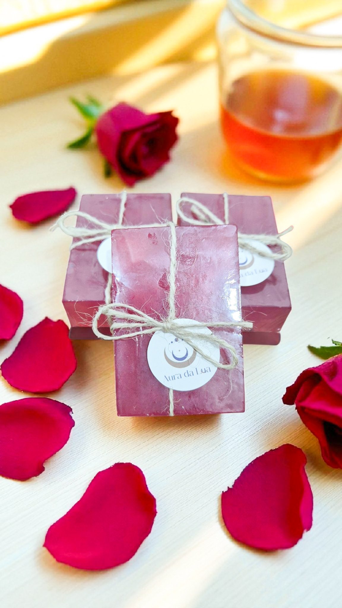SABONETE PARA ATRAÇÃO DE DESEJO E PAIXAO - ROSAS VERMELHAS E MEL