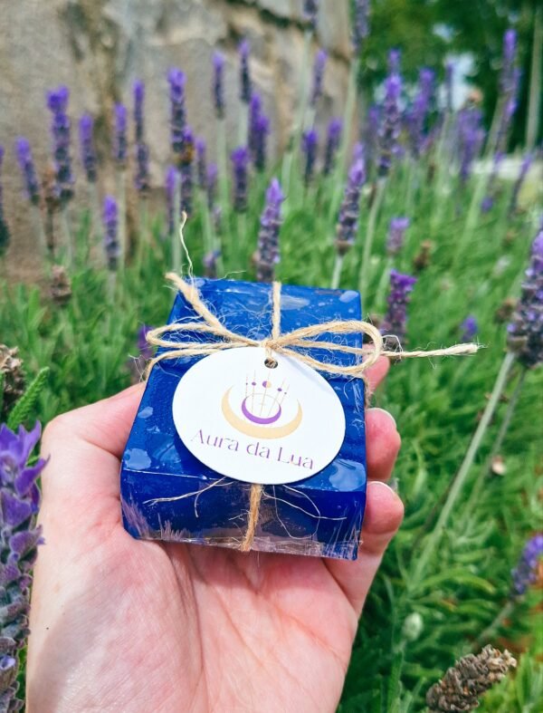 (Lançamento) SABONETE ENERGÉTICO DE LAVANDA E ANIL – (CALMA, PURIFICAÇÃO, EQUILÍBRIO)