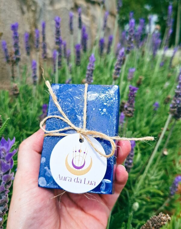 (Lançamento) SABONETE ENERGÉTICO DE LAVANDA E ANIL – (CALMA, PURIFICAÇÃO, EQUILÍBRIO)