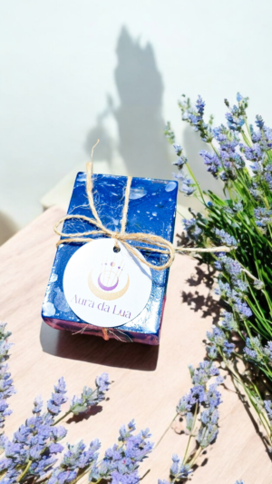 (Lançamento) SABONETE ENERGÉTICO DE LAVANDA E ANIL – (CALMA, PURIFICAÇÃO, EQUILÍBRIO)
