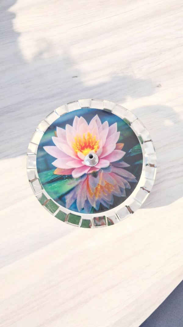Incensário metal Flor de Lótus – Pureza e Iluminação ✨