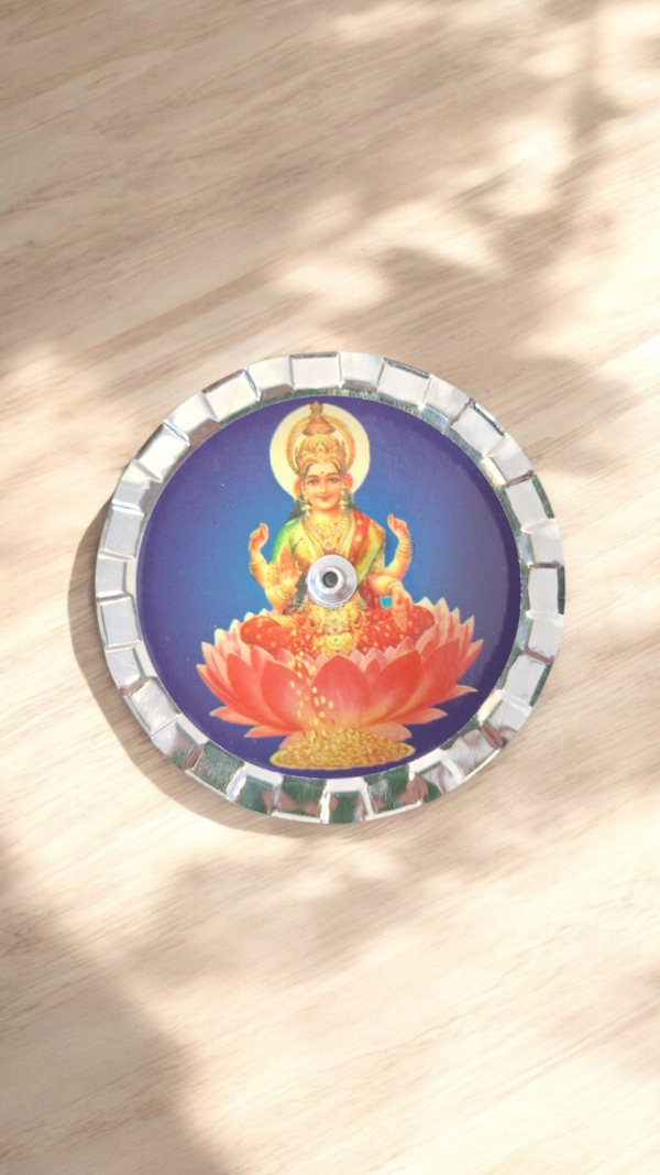 2025/02/1000308704.png Incensário metal Deusa Lakshmi – Prosperidade e Abundância Espiritual ✨🌸
