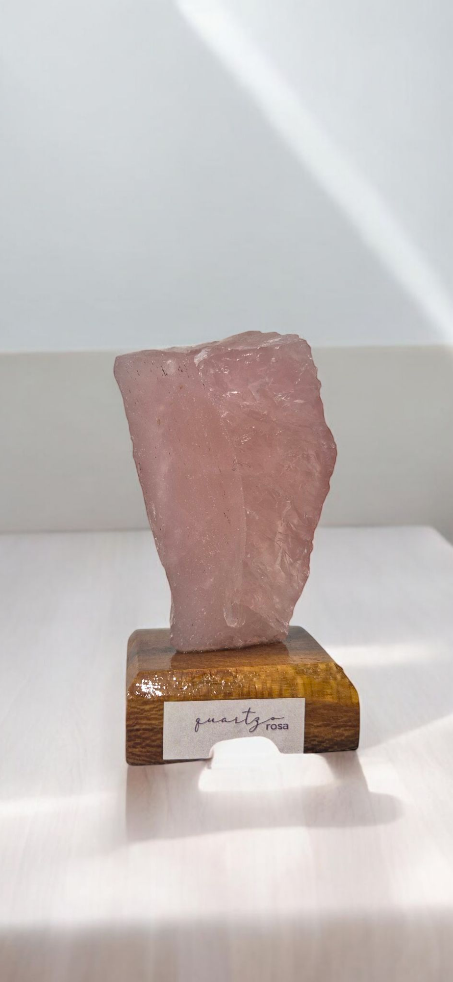 Quartzo Rosa na Base de Madeira – Amor, Cura e Harmonia ✨💗Qualidade Extra