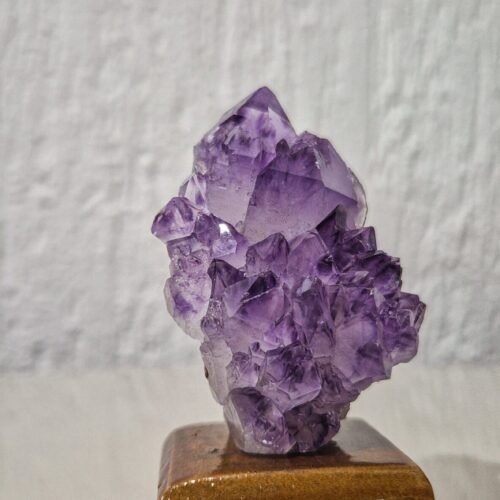 Drusa de Ametista na Base de Madeira – Proteção, Intuição e Harmonia ✨💜