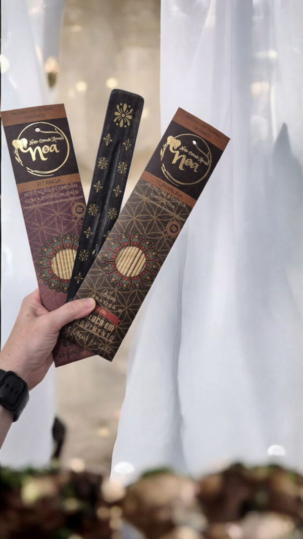 🌸 Kit Acolhimento Espiritual e Defesa Energética 2 Incensos Naturais + 1 Incensário Régua de Madeira