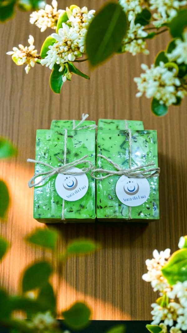 (Lançamento)SABONETE FLOR DE MELISSA E HORTELÃ (Respire fundo. Purifique corpo, mente e emoções.)
