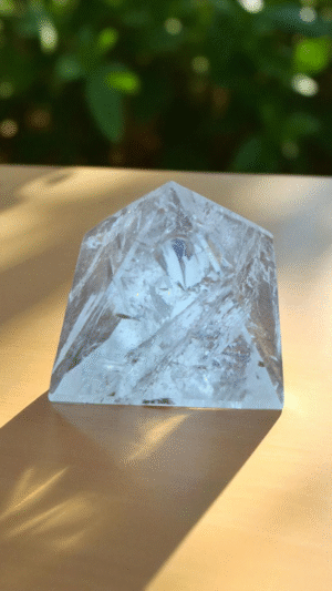 Pirâmide de Quartzo Cristal – 40g a 60g