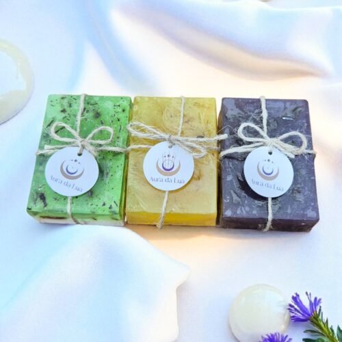 2025/10/1000230635.jpg Kit Calmaria 3 sabonetes – Hortelã & Flor de Melissa, Calêndula e Lavanda Energéticos— com Reiki (uso diário)