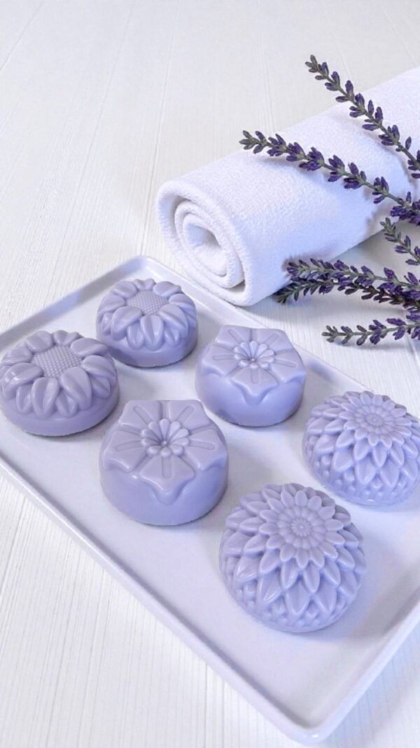 Kit Pausa para Relaxar –Aromas de Lavanda (Sabonete, Geleia de Banho, Água de Tecidos e Cartão)