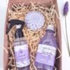 Kit Pausa para Relaxar –Aromas de Lavanda (Sabonete, Geleia de Banho, Água de Tecidos e Cartão)