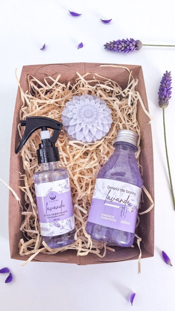 Kit Pausa para Relaxar –Aromas de Lavanda (Sabonete, Geleia de Banho, Água de Tecidos e Cartão)