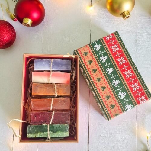 2025/11/1000264473.jpg Kit Natalino – Banho de Energias & Boas Vibrações (6 Sabonetes com caixa acartonada e Energia Reiki)