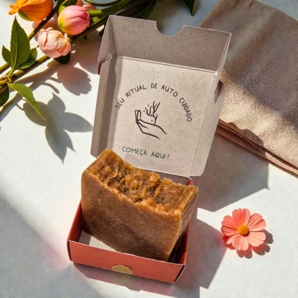 2026/01/1000307647.jpg Sabonete Natural de Manteiga de Bacuri com Óleos Essenciais
Laranja Doce • Patchouli
(Rosto e Corpo | com Reiki e Caixa)