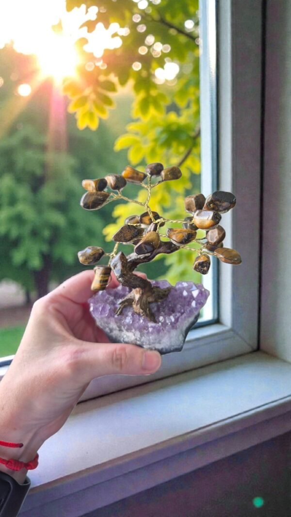Bonsai Árvore de Olho de Tigre com Base em Drusa – Força, Coragem e Proteção Energética