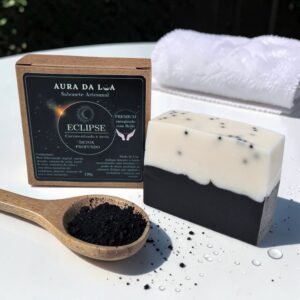 Eclipse – Detox Profundo
Sabonete de Carvão Ativado com Aveia | Limpeza Purificante & Equilíbrio Cutâneo