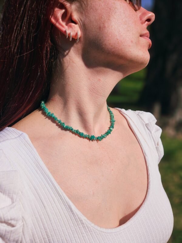 Colar de Quartzo Verde Cascalho Delicado – Cura, Equilíbrio(com embalagem com energia Reiki)