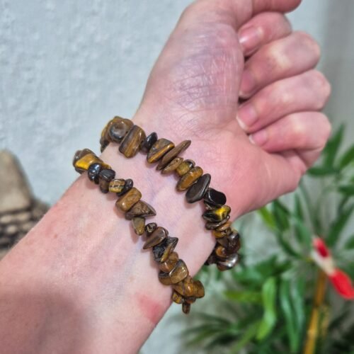 2026/06/1000298987-scaled.jpg Pulseira de Olho de Tigre Cascalho – Proteção, Coragem e Prosperidade(acompanha embalagem)