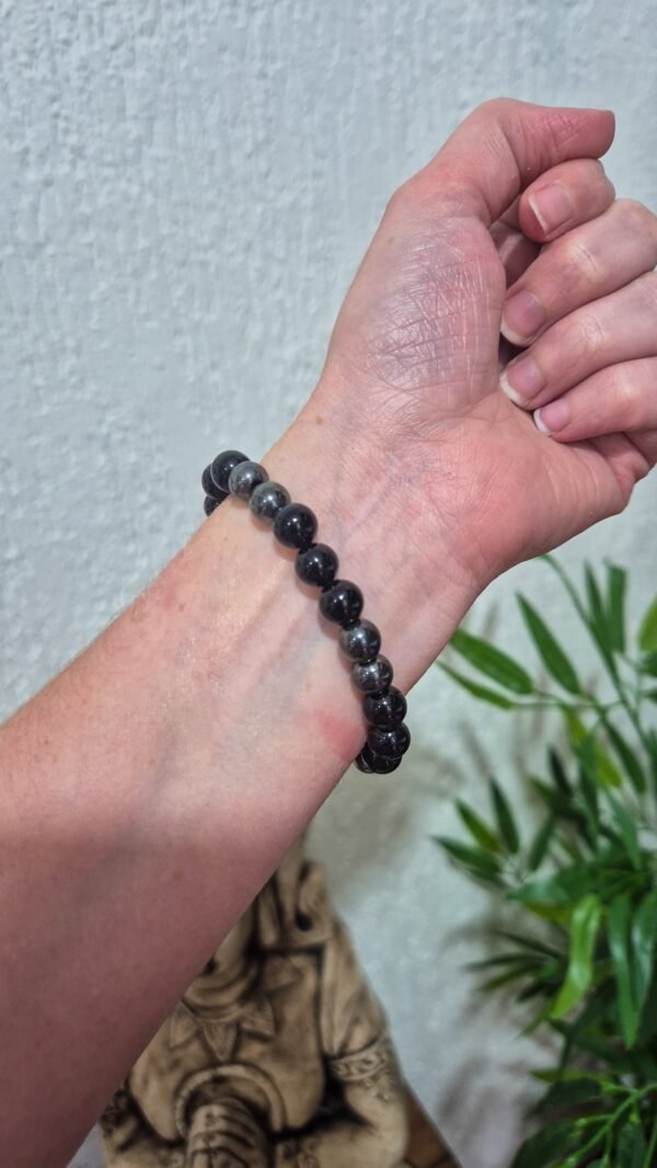 Pulseira Rolada 6mm Mix Ágata Negra e Hematita – Proteção, Aterramento e Equilíbrio Energético(acompanha embalagem)