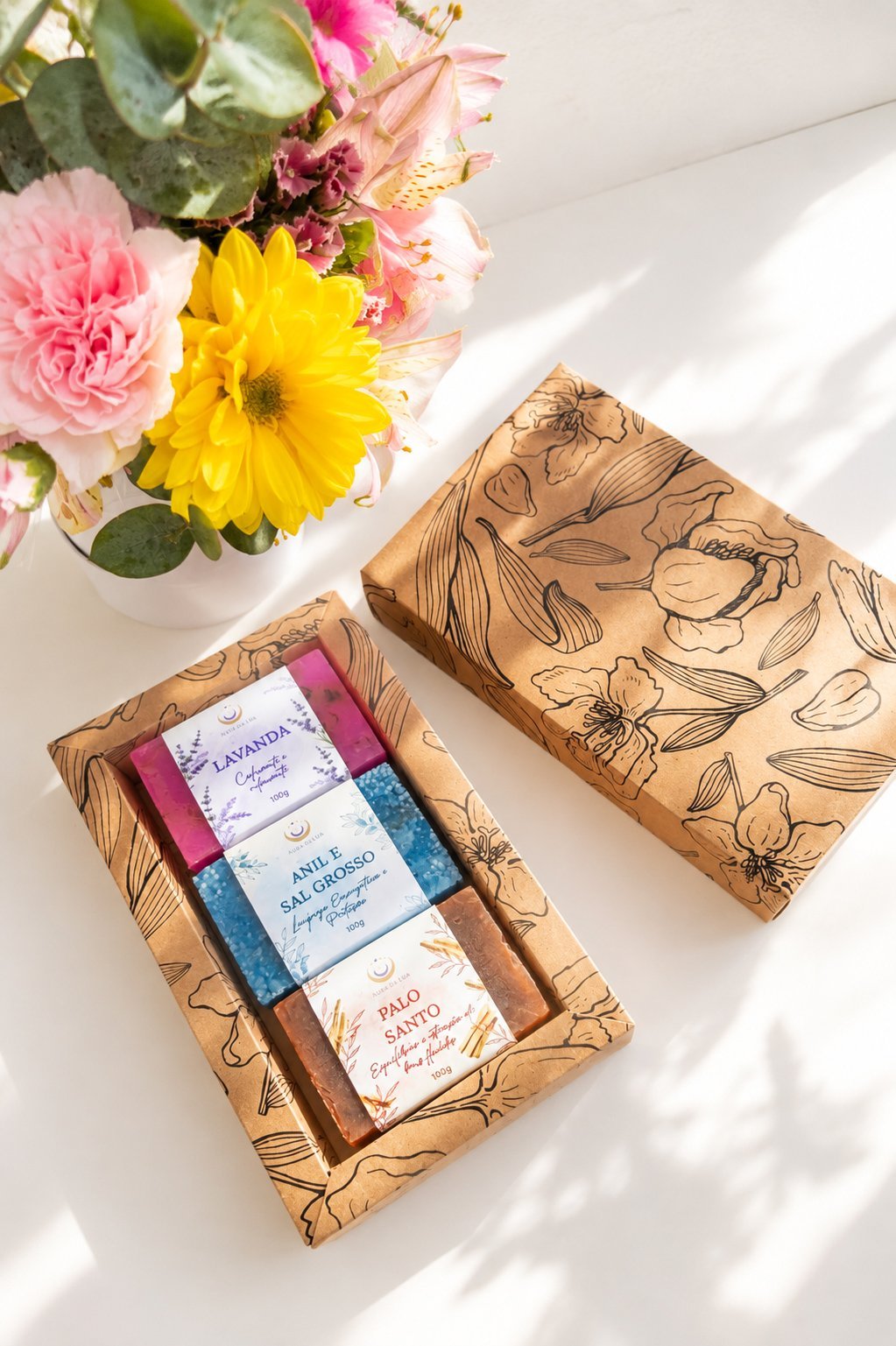 Kit Ritual de Renovação – 3 Sabonetes + Caixa Kraft Floral